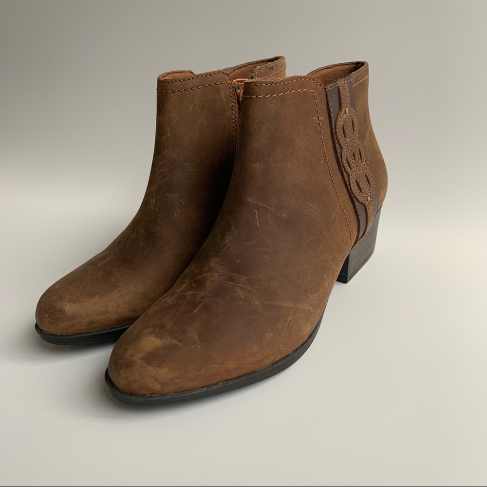 Clark’s Adreena Lilac booties